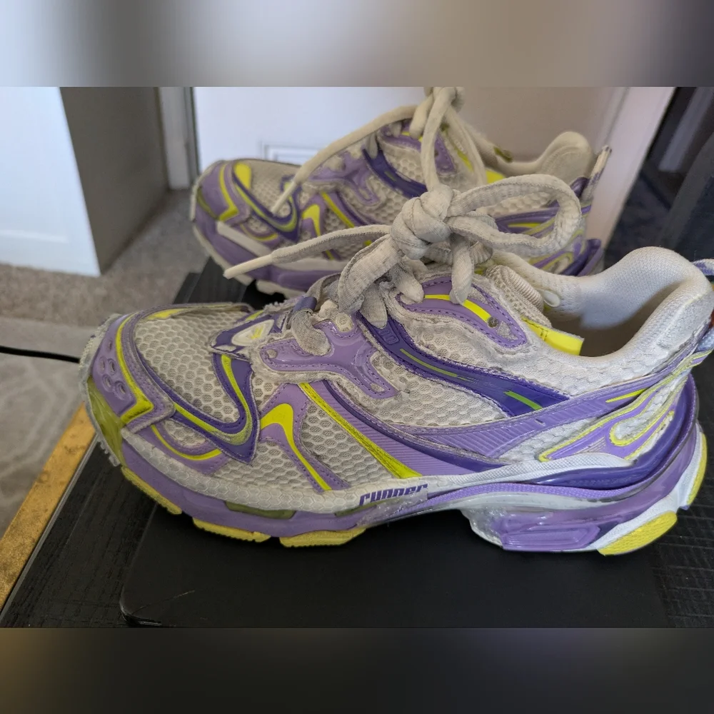 Balenciaga Women's Runner 2 Low Top Sneakers Trainers - Picture 3 of 14